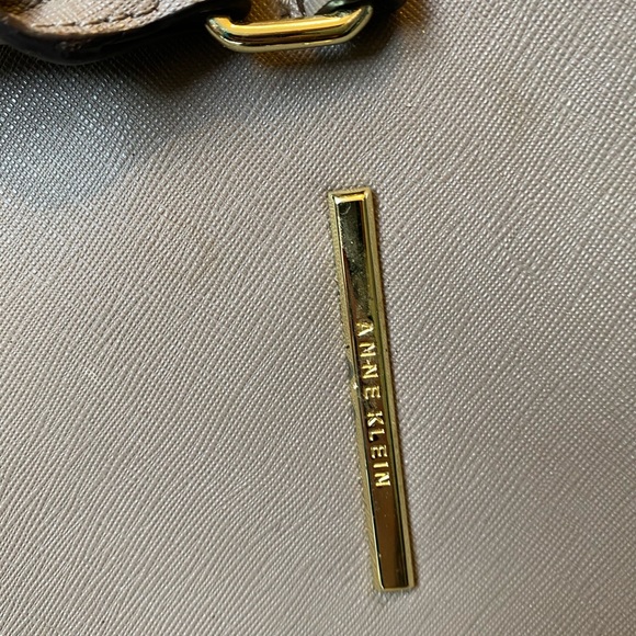 Lot of 7 purses - Picture 16 of 16